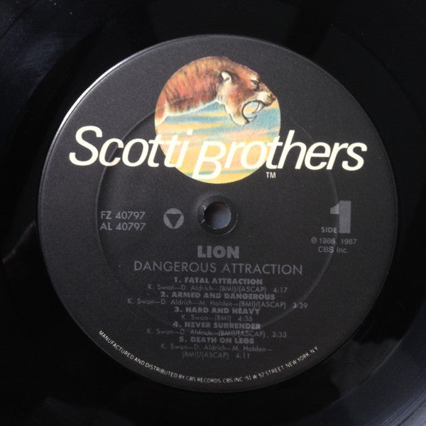 Lion (5) : Dangerous Attraction (LP, Album)